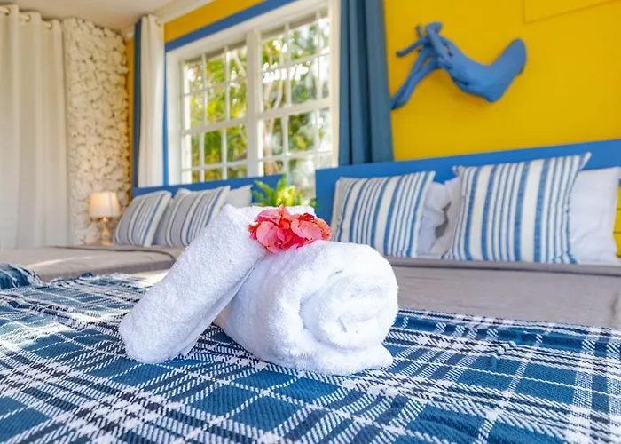 Viking Hill Oceanfront Hostel & Resort